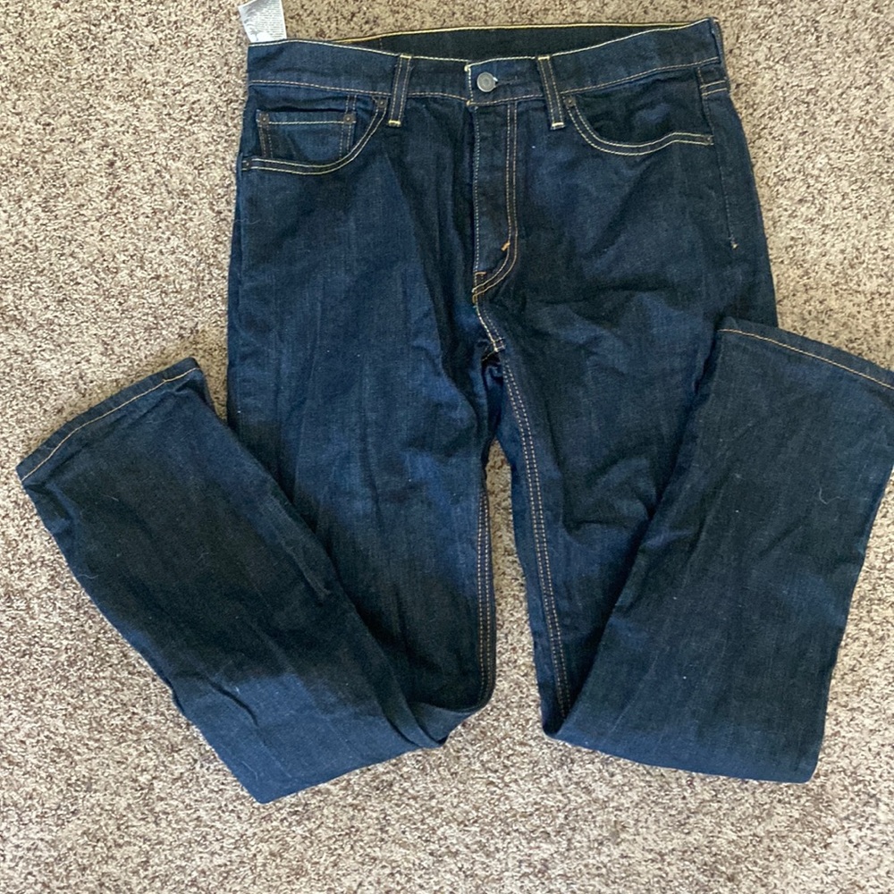Levi jeans w33 L32